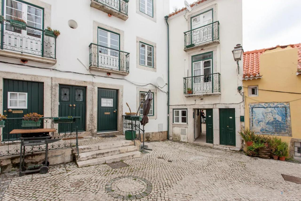 Alfama Charming Apt With 2 Free Bikes By Timecooler Lisbon Bagian luar foto